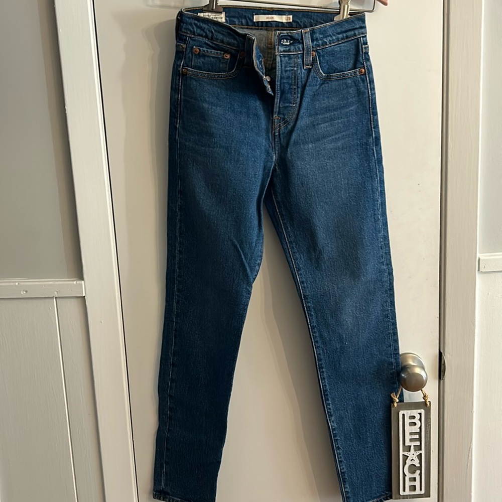 Levi's "Wedgie Straight" Button Fly Straight Leg Jeans Size 23